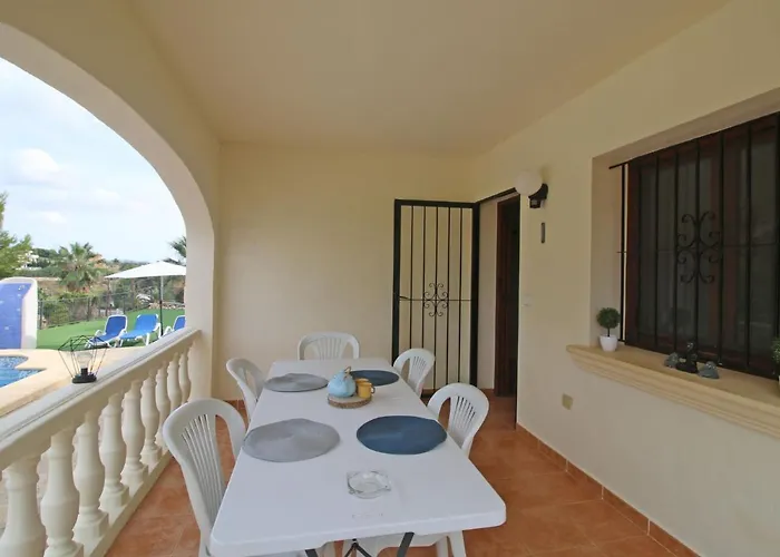 Сasa de vacaciones Sandra By Interhome